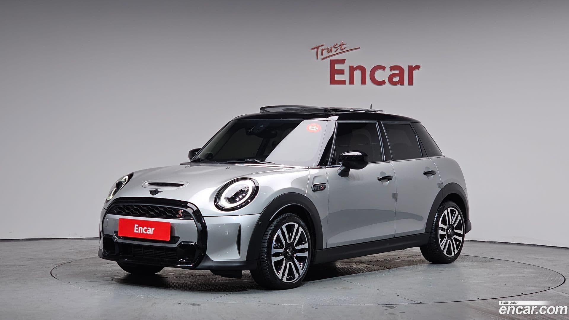 Main__Slider__Photo:Cooper Mini 2023.9-0