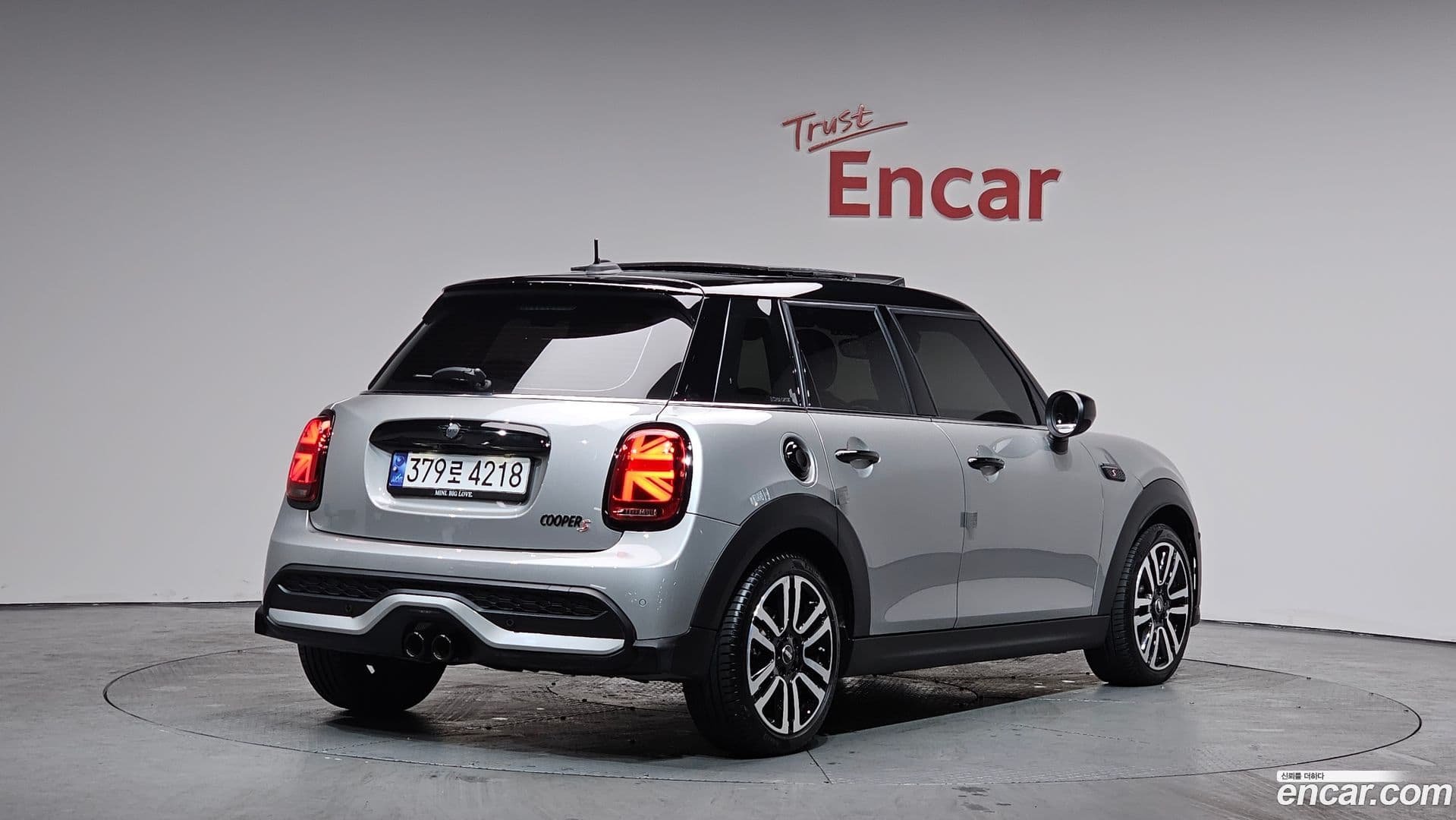 Main__Slider__Photo:Cooper Mini 2023.9-1