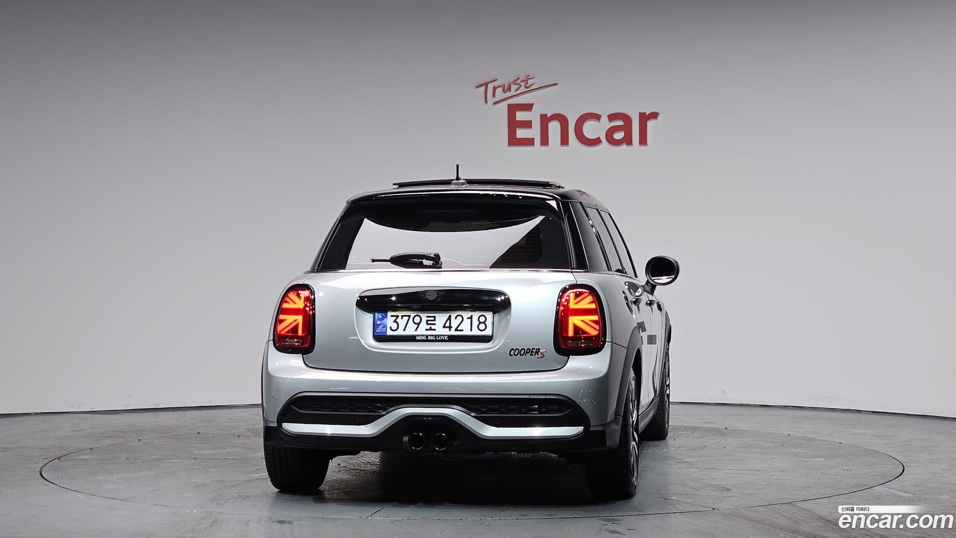 Main__Slider__Photo:Cooper Mini 2023.9-3