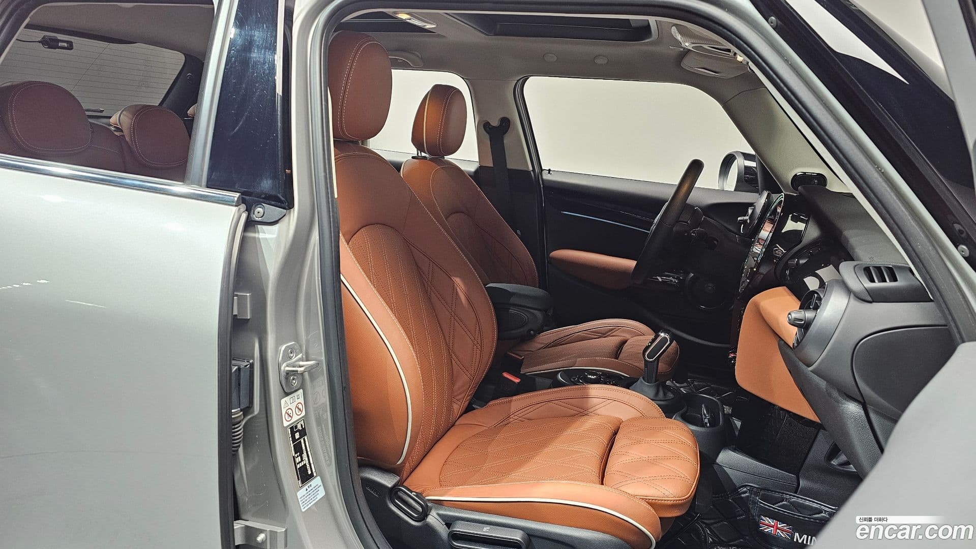 Main__Slider__Photo:Cooper Mini 2023.9-9