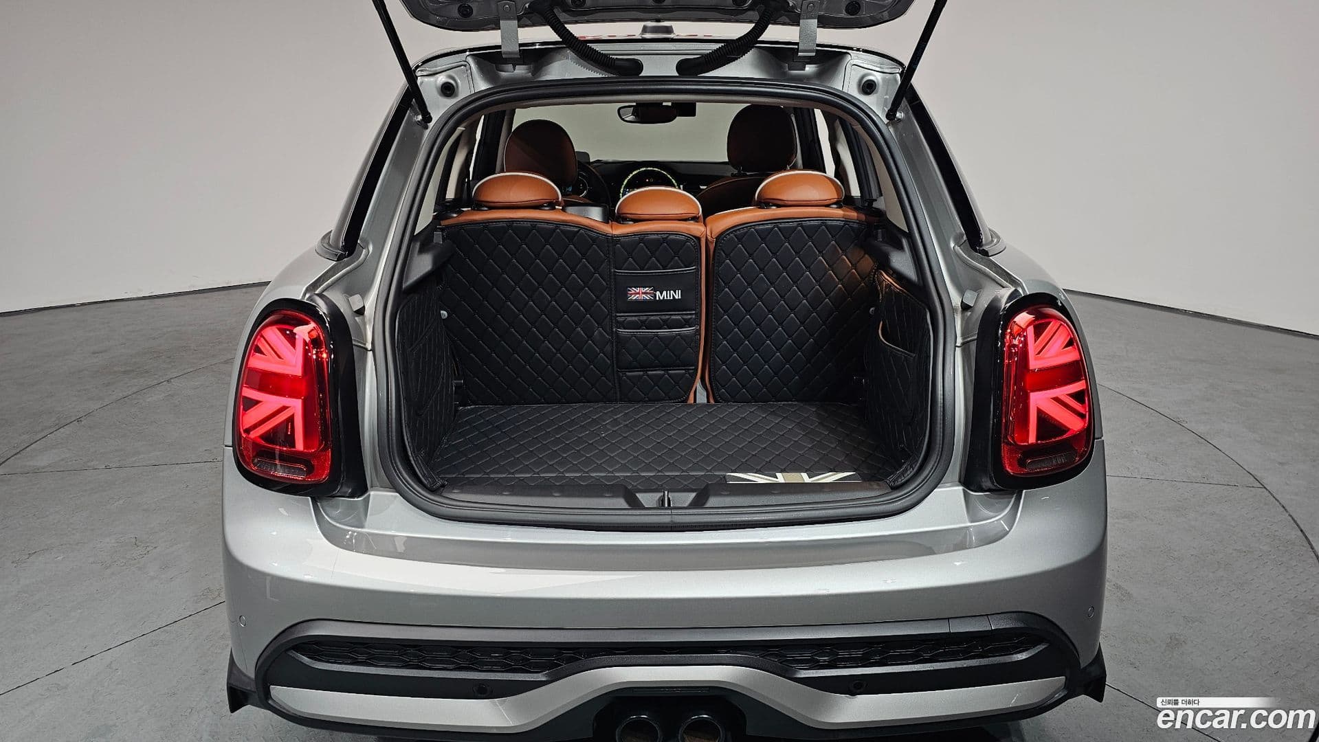 Main__Slider__Photo:Cooper Mini 2023.9-19