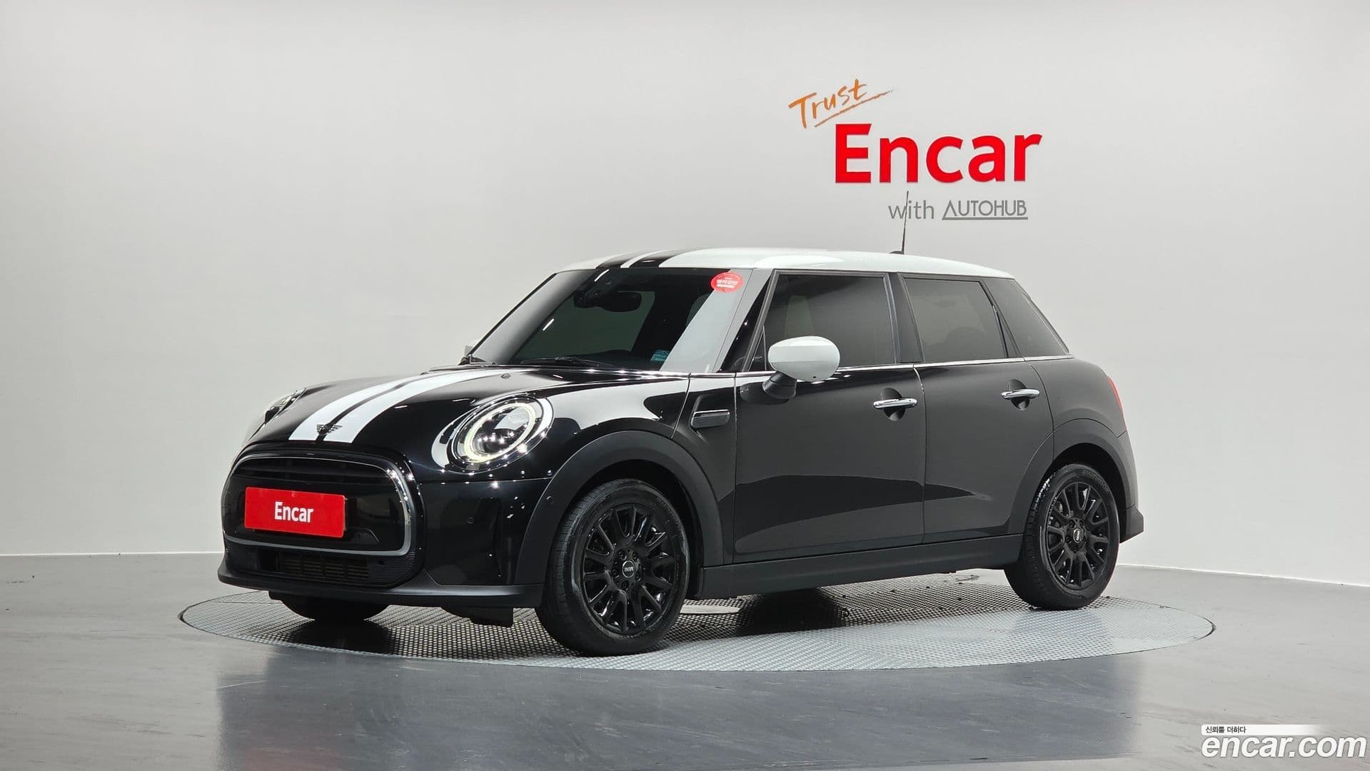 Main__Slider__Photo:Cooper Mini 2023.10-0