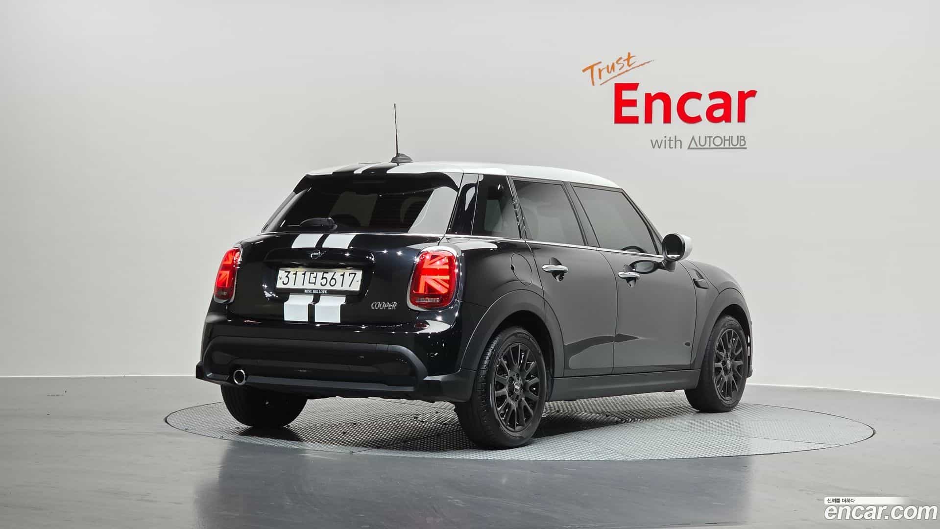 Cooper Mini 2023.10-OUTER-002