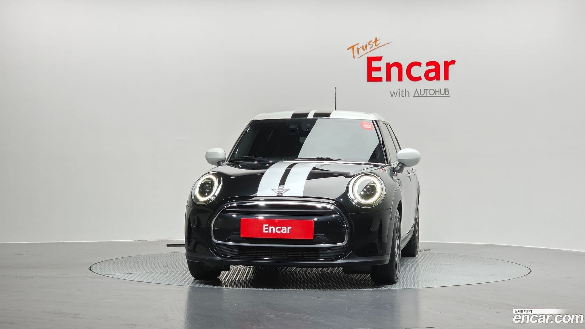 Main__Slider__Photo:Cooper Mini 2023.10-2