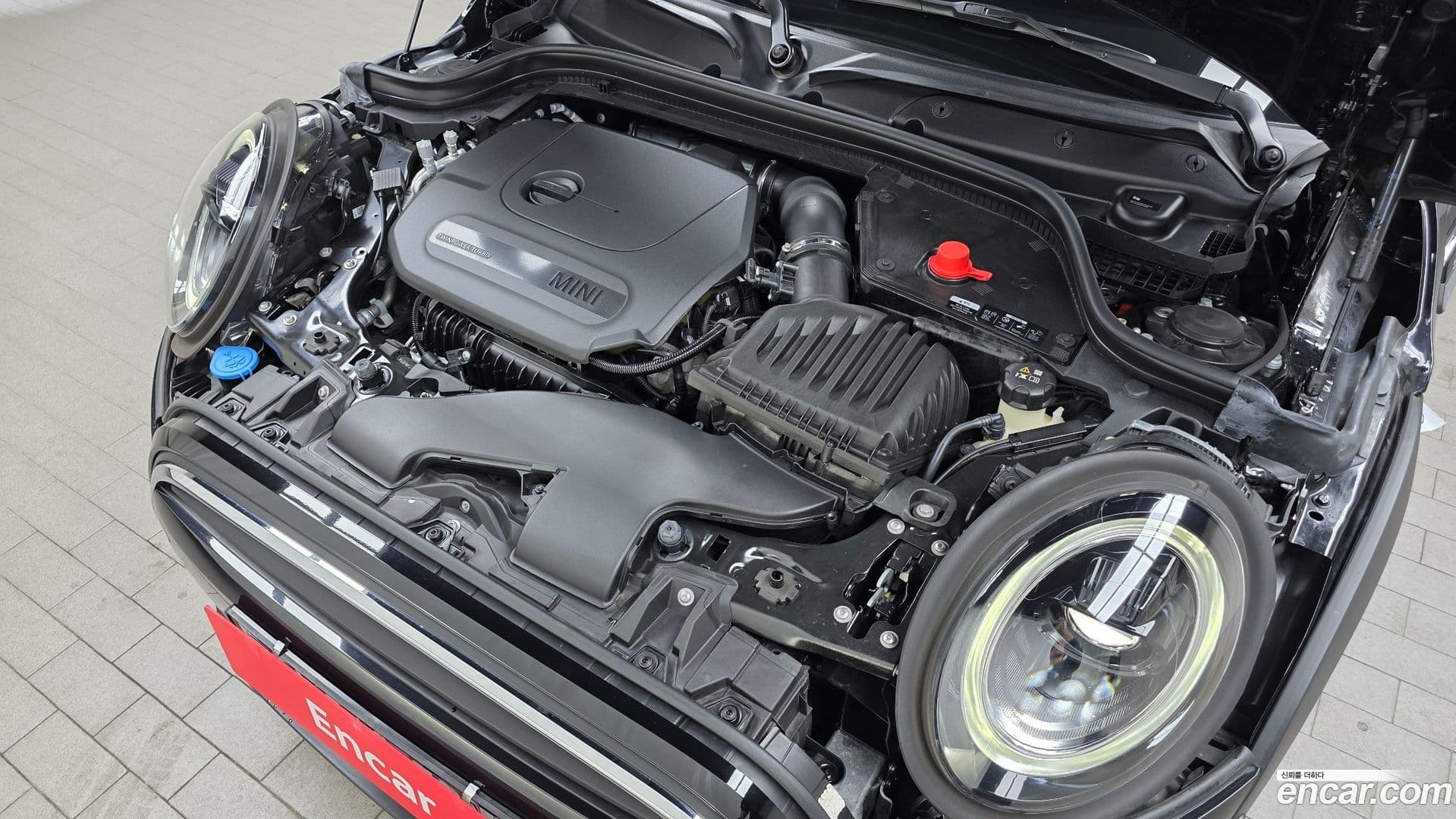 Main__Slider__Photo:Cooper Mini 2023.10-5