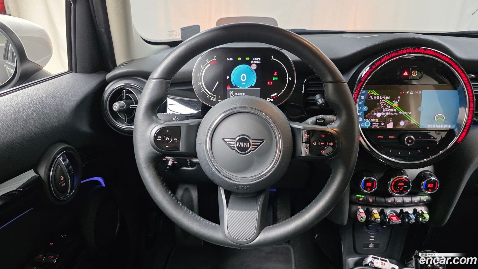 Main__Slider__Photo:Cooper Mini 2023.10-12