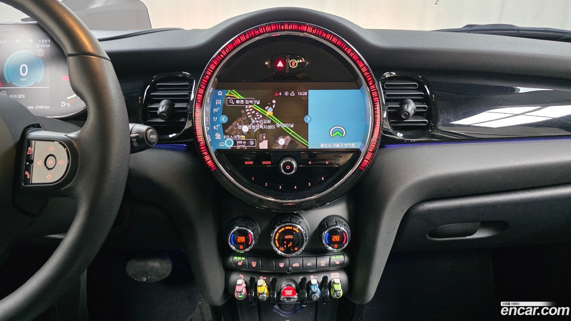 Main__Slider__Photo:Cooper Mini 2023.10-13