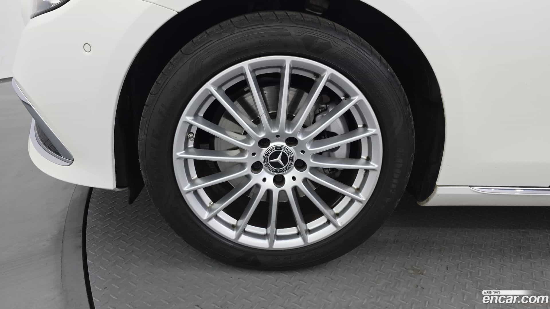 E-Class Mercedes-Benz 2021.3-OUTER-005