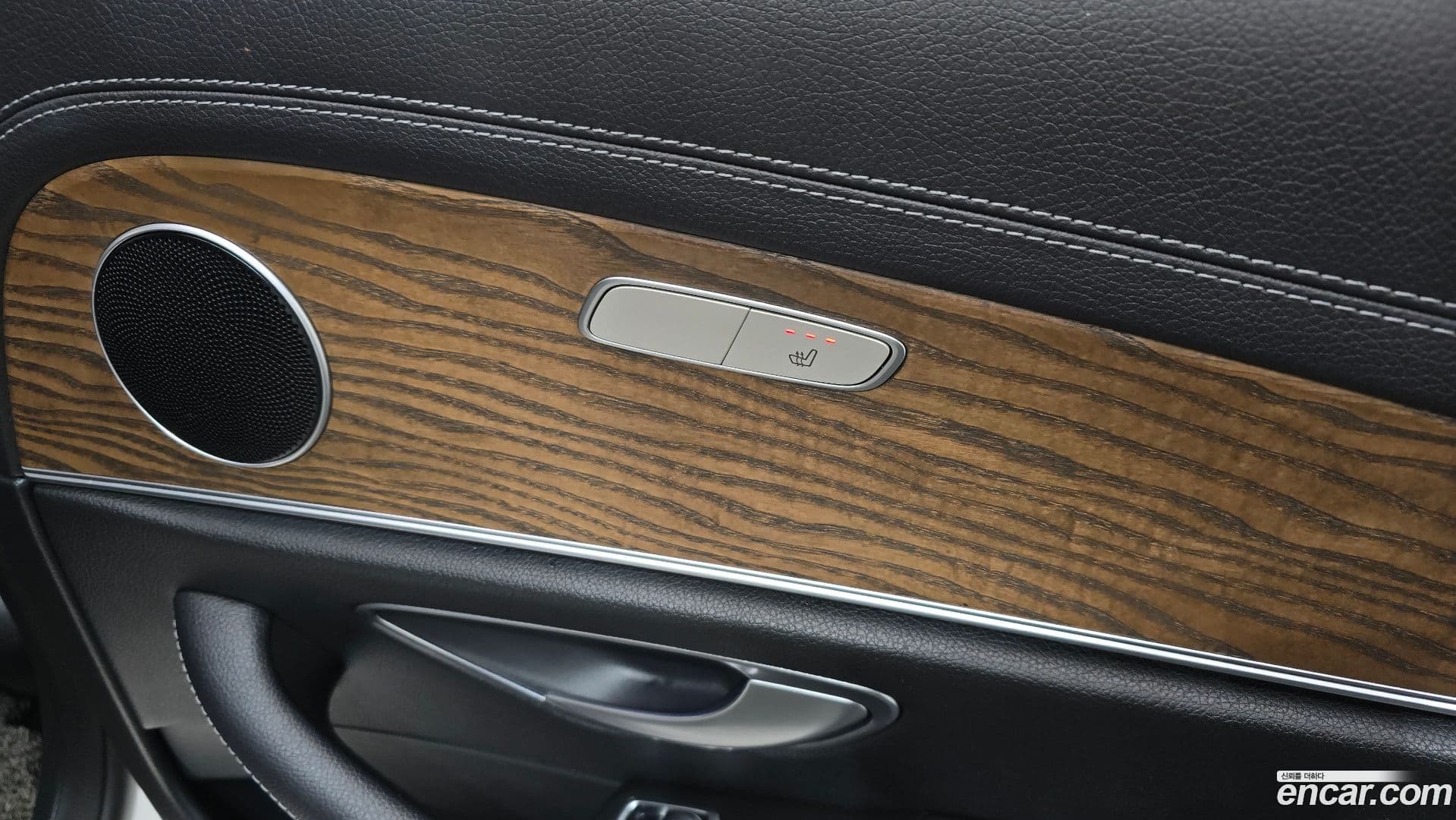 Main__Slider__Photo:E-Class Mercedes-Benz 2021.3-17