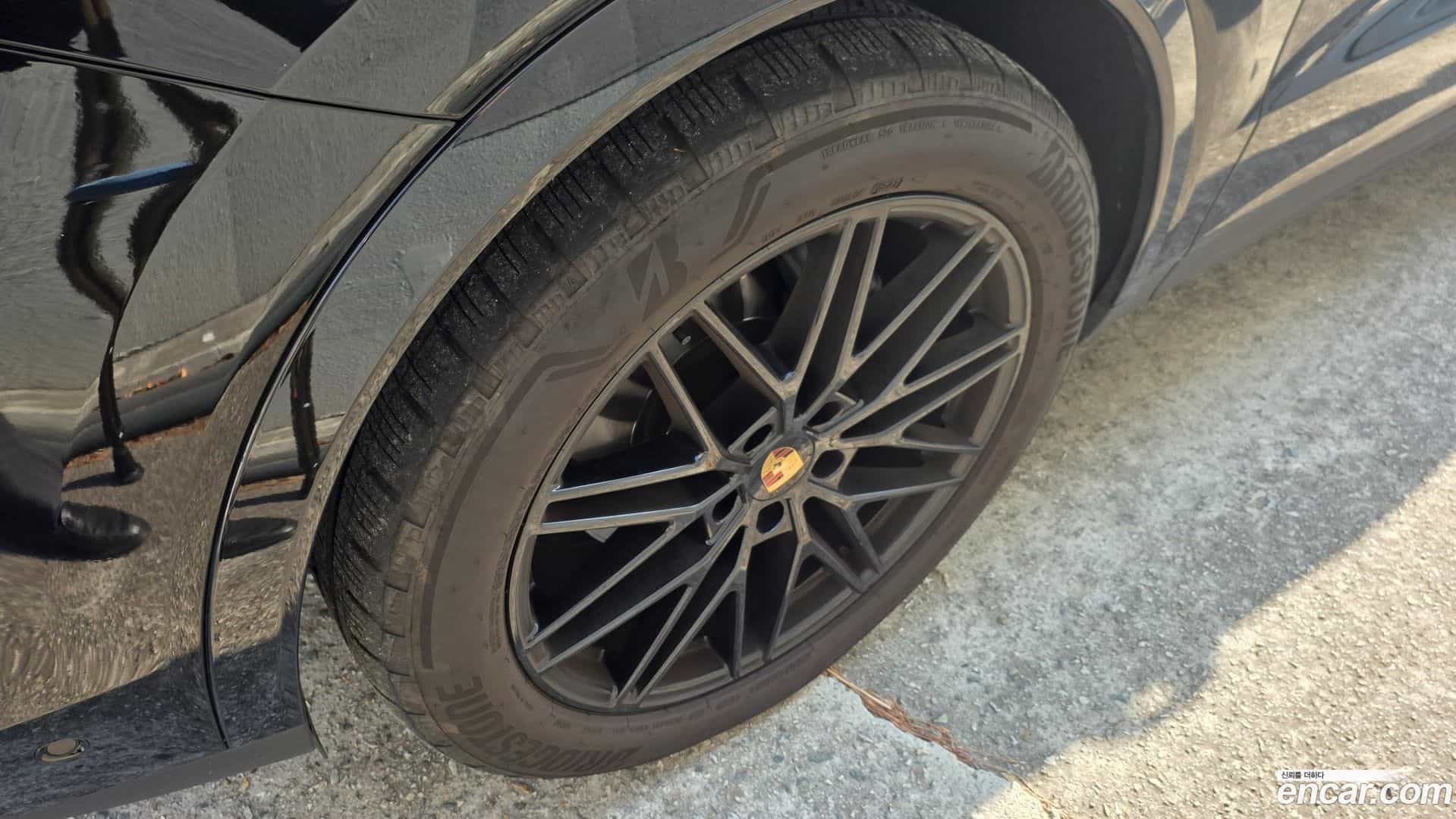 Cayenne Porsche 2023.10-OUTER-002