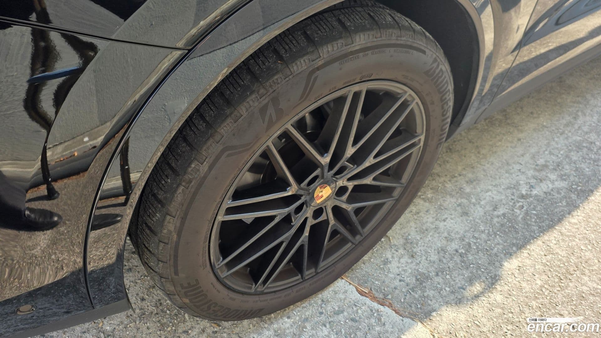 Main__Slider__Photo:Cayenne Porsche 2023.10-1