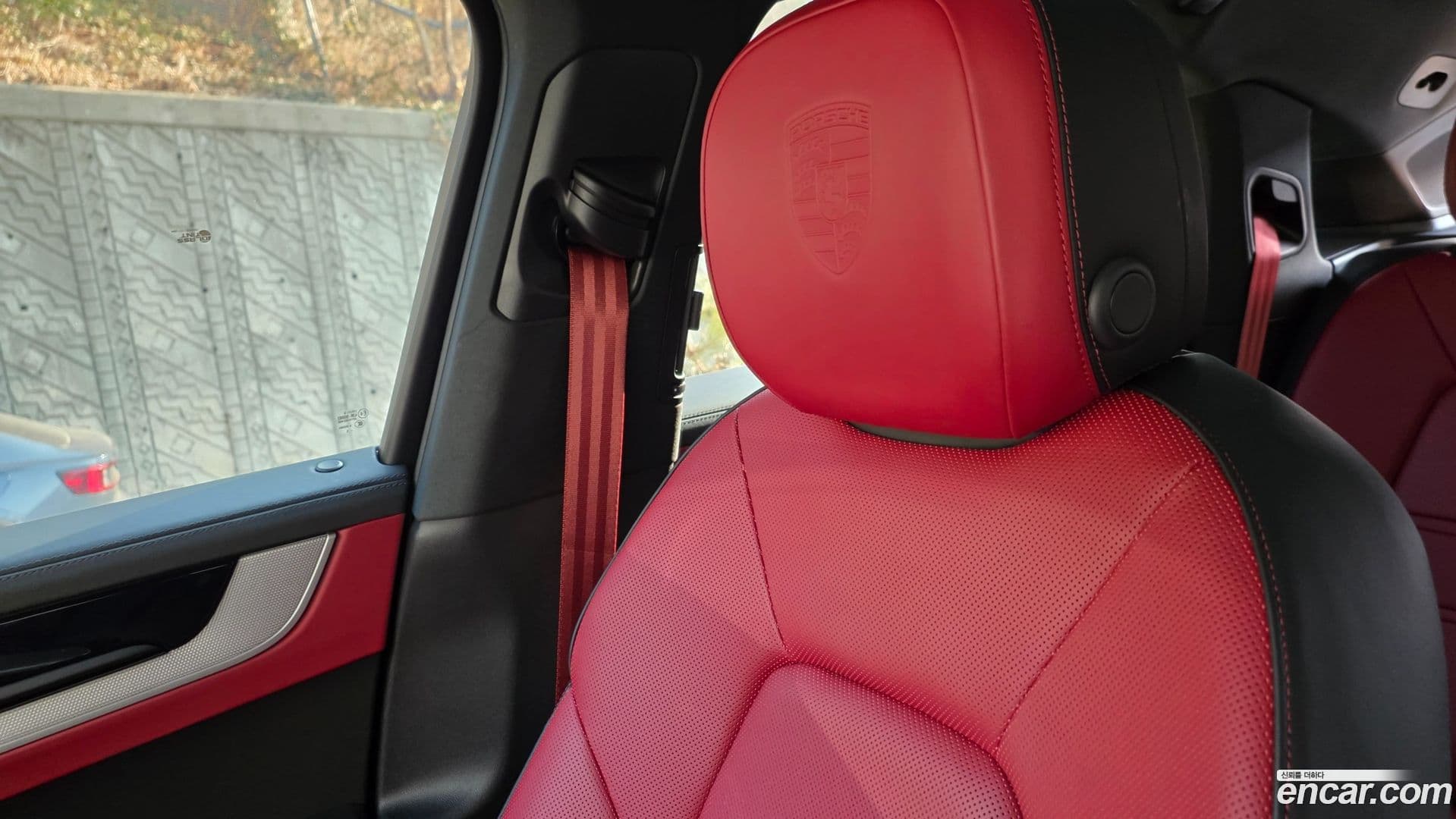 Main__Slider__Photo:Cayenne Porsche 2023.10-2