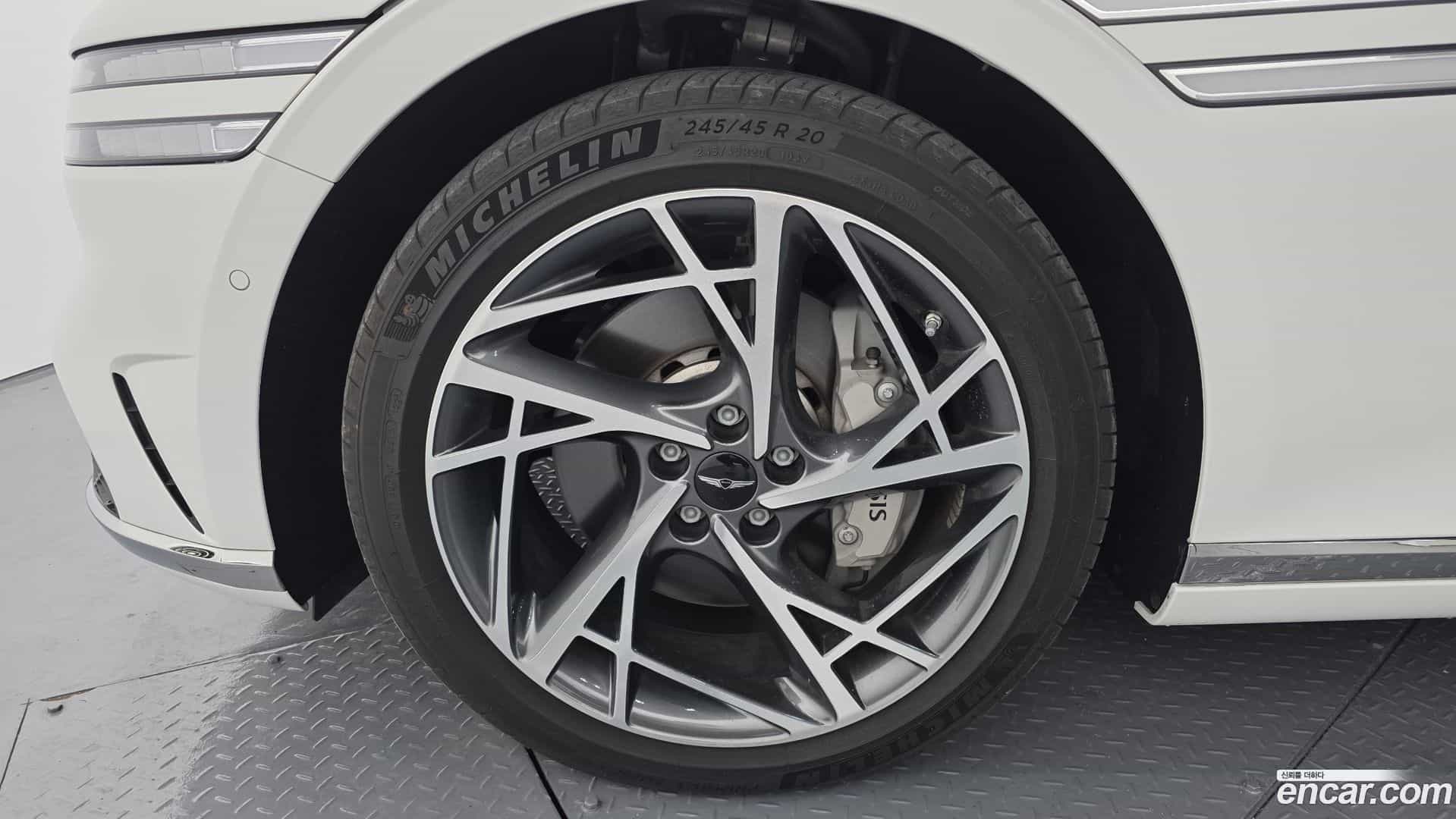 G90 Genesis 2023.8-OUTER-005