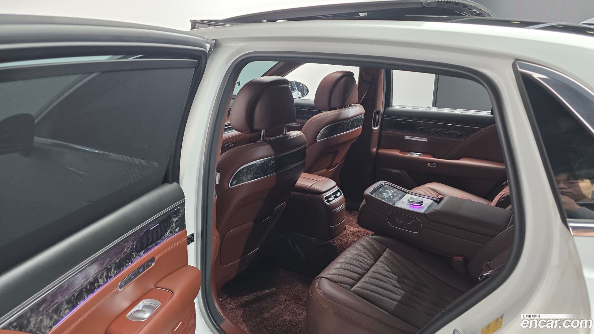 Main__Slider__Photo:G90 Genesis 2023.8-16