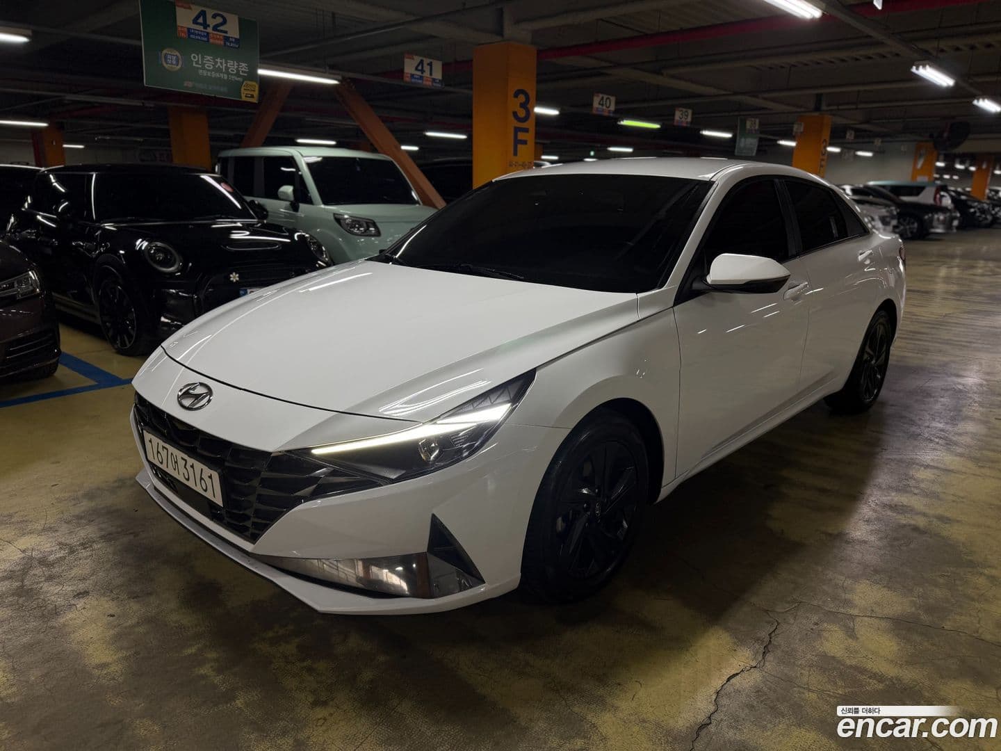 Main__Slider__Photo:AVANTE Hyundai 2022.3-0