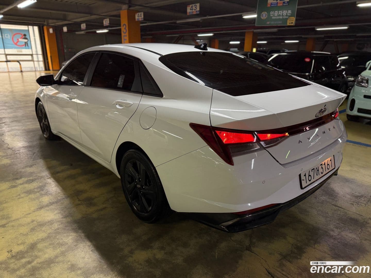 Main__Slider__Photo:AVANTE Hyundai 2022.3-1