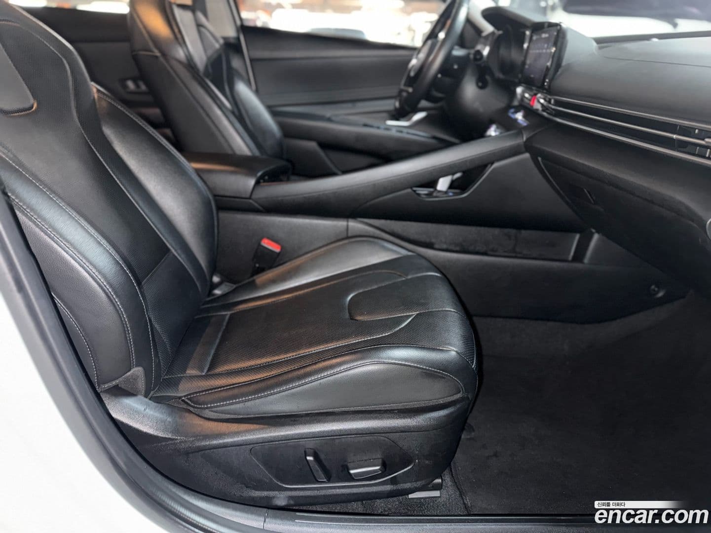 Main__Slider__Photo:AVANTE Hyundai 2022.3-7