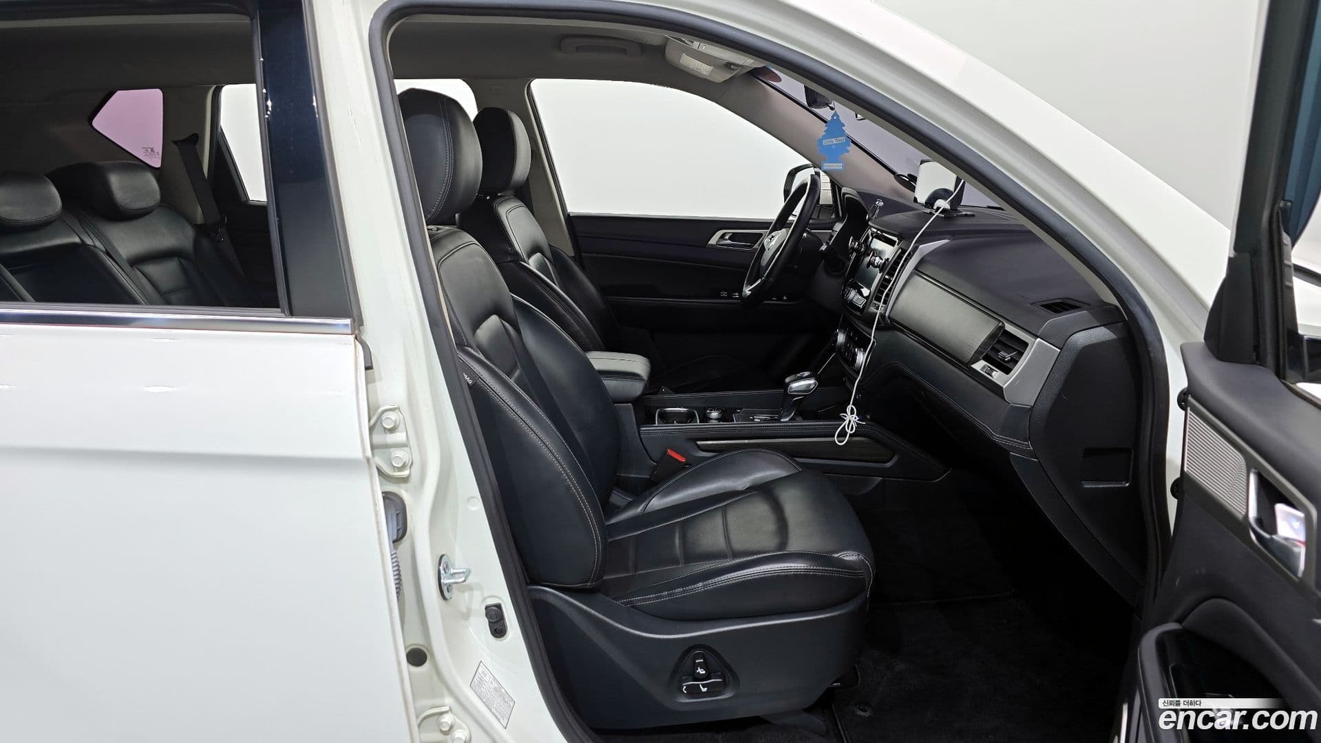 Main__Slider__Photo:Rexton KG_Mobility_Ssangyong 2018.11-10