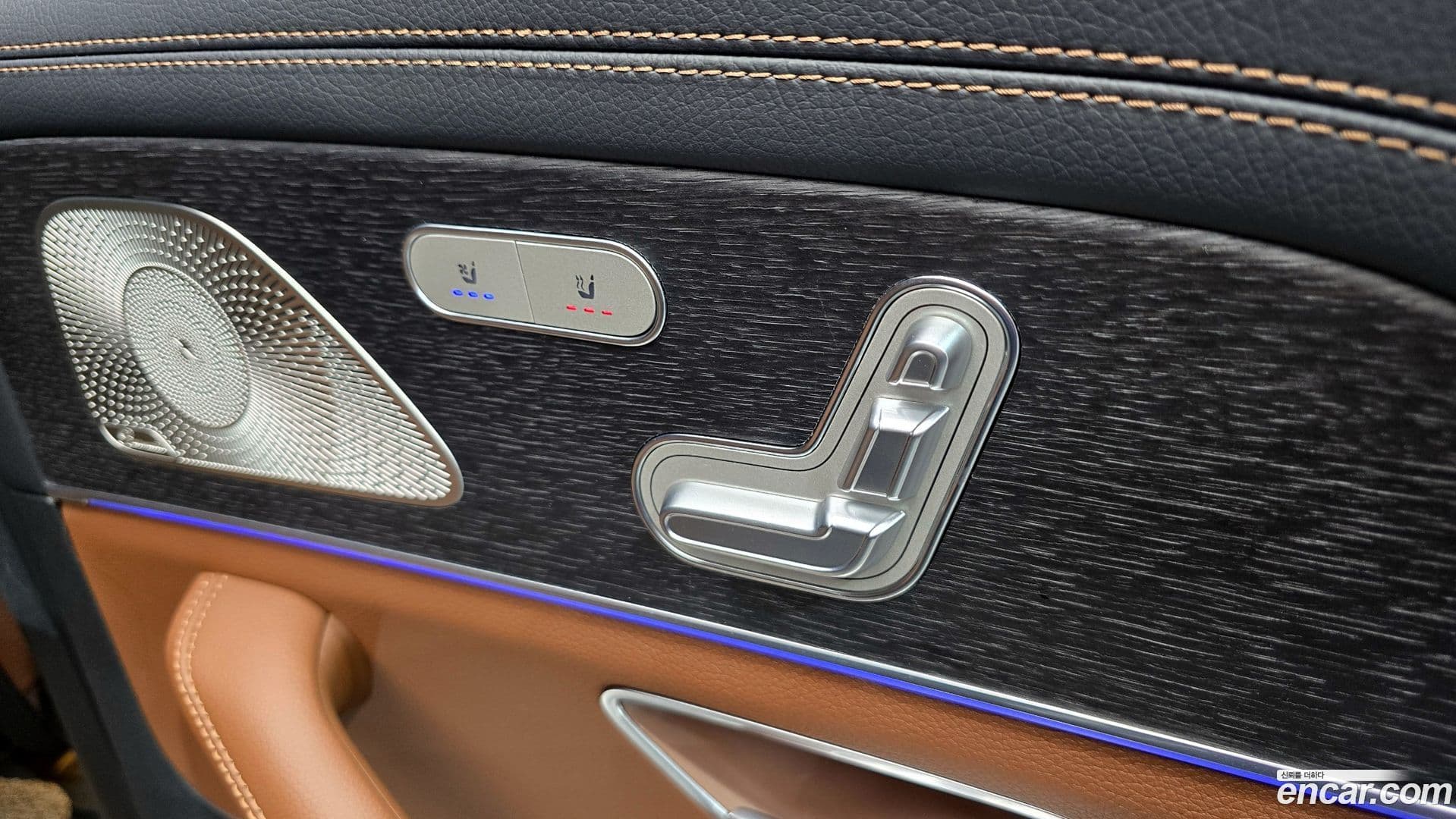 Main__Slider__Photo:GLS-Class Mercedes-Benz 2025.10-18