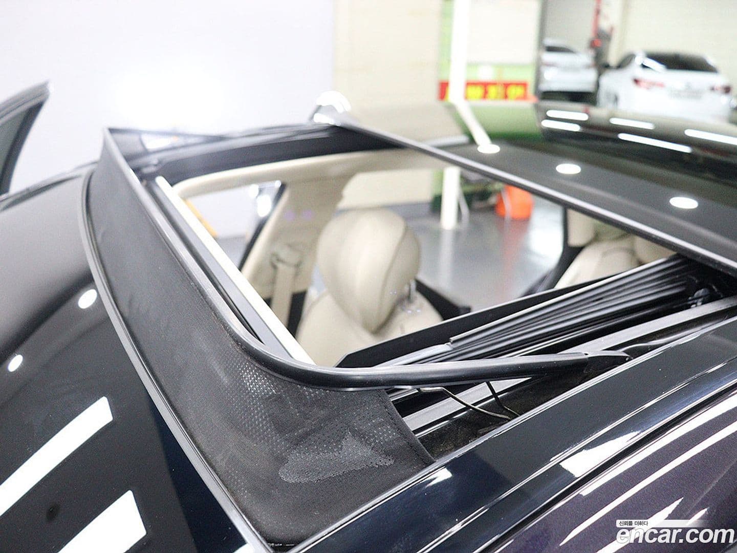 Main__Slider__Photo:Genesis Hyundai 2014.3-9