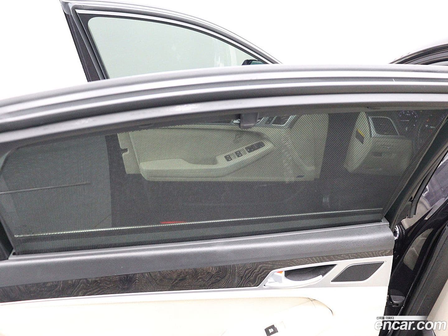 Main__Slider__Photo:Genesis Hyundai 2014.3-10