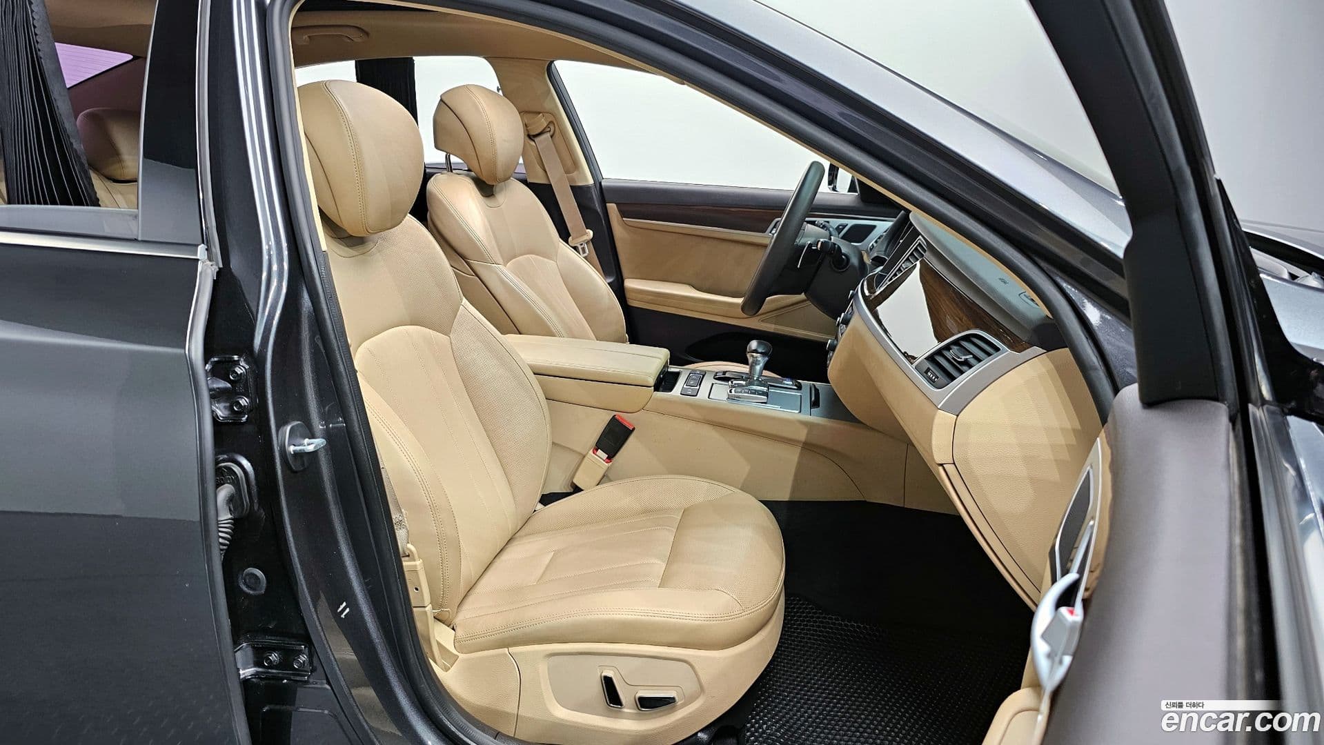 Main__Slider__Photo:G80 Genesis 2016.8-9