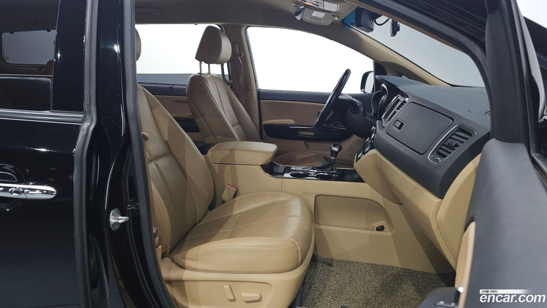 Main__Slider__Photo:Canival Kia 2019.10-9