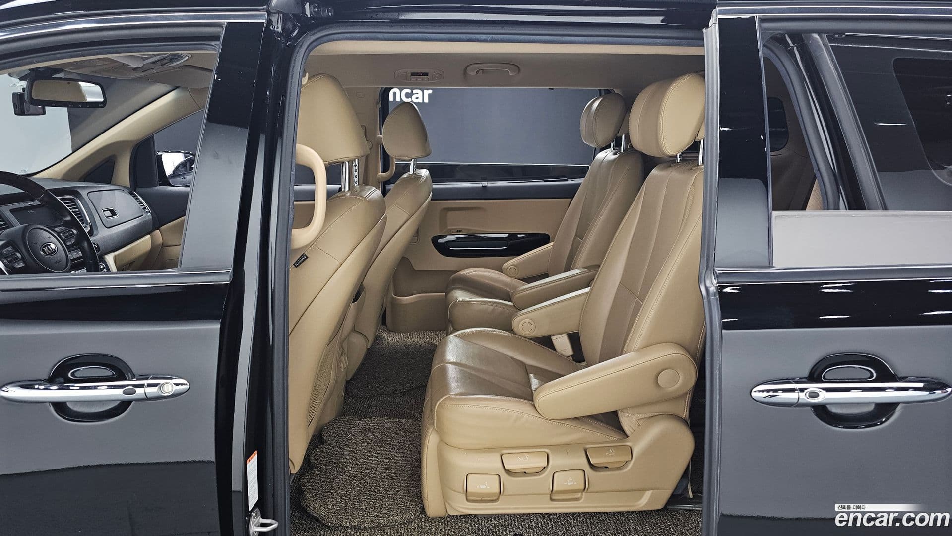 Main__Slider__Photo:Canival Kia 2019.10-11