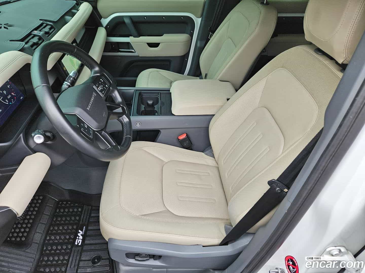 Defender Land Rover 2020.11-OUTER-005