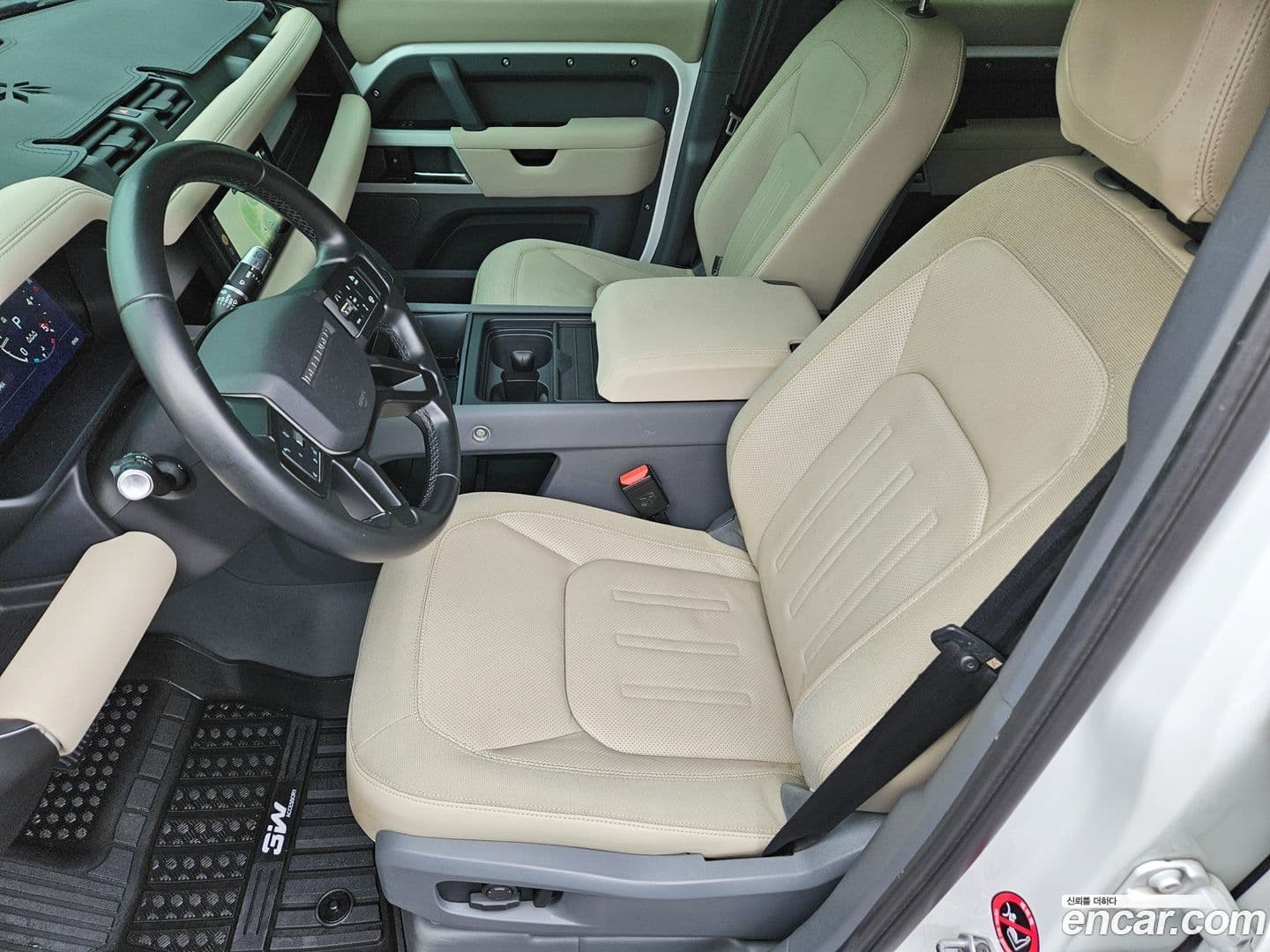 Main__Slider__Photo:Defender Land Rover 2020.11-4