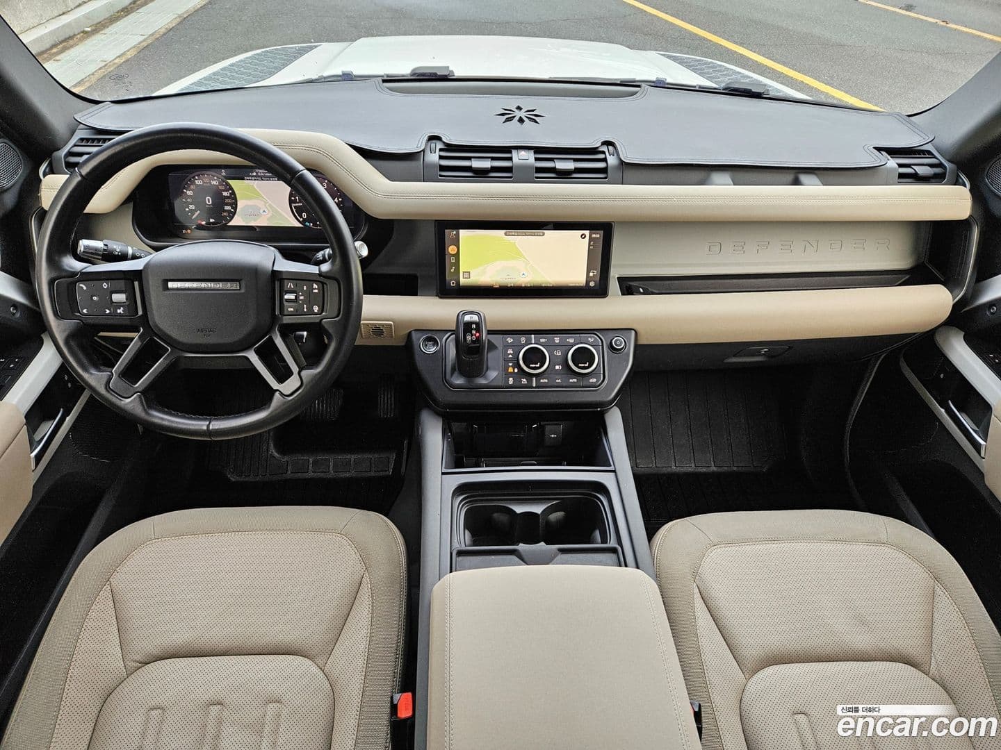 Main__Slider__Photo:Defender Land Rover 2020.11-6