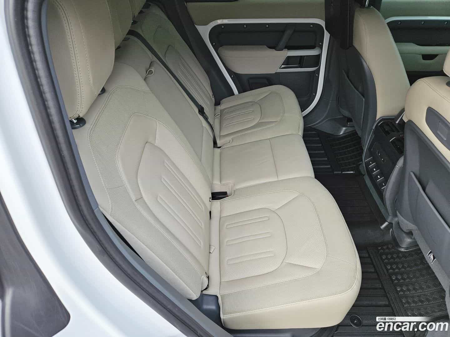 Defender Land Rover 2020.11-OPTION-019