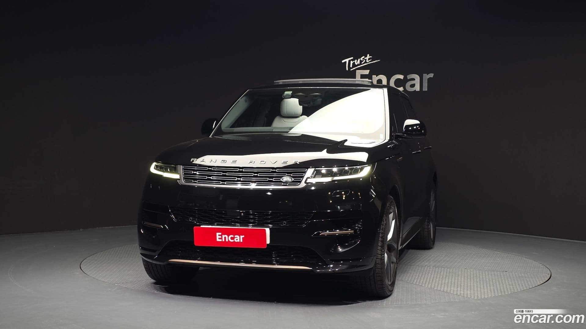 Main__Slider__Photo:Range Rover Sport Land Rover 2025.3-2