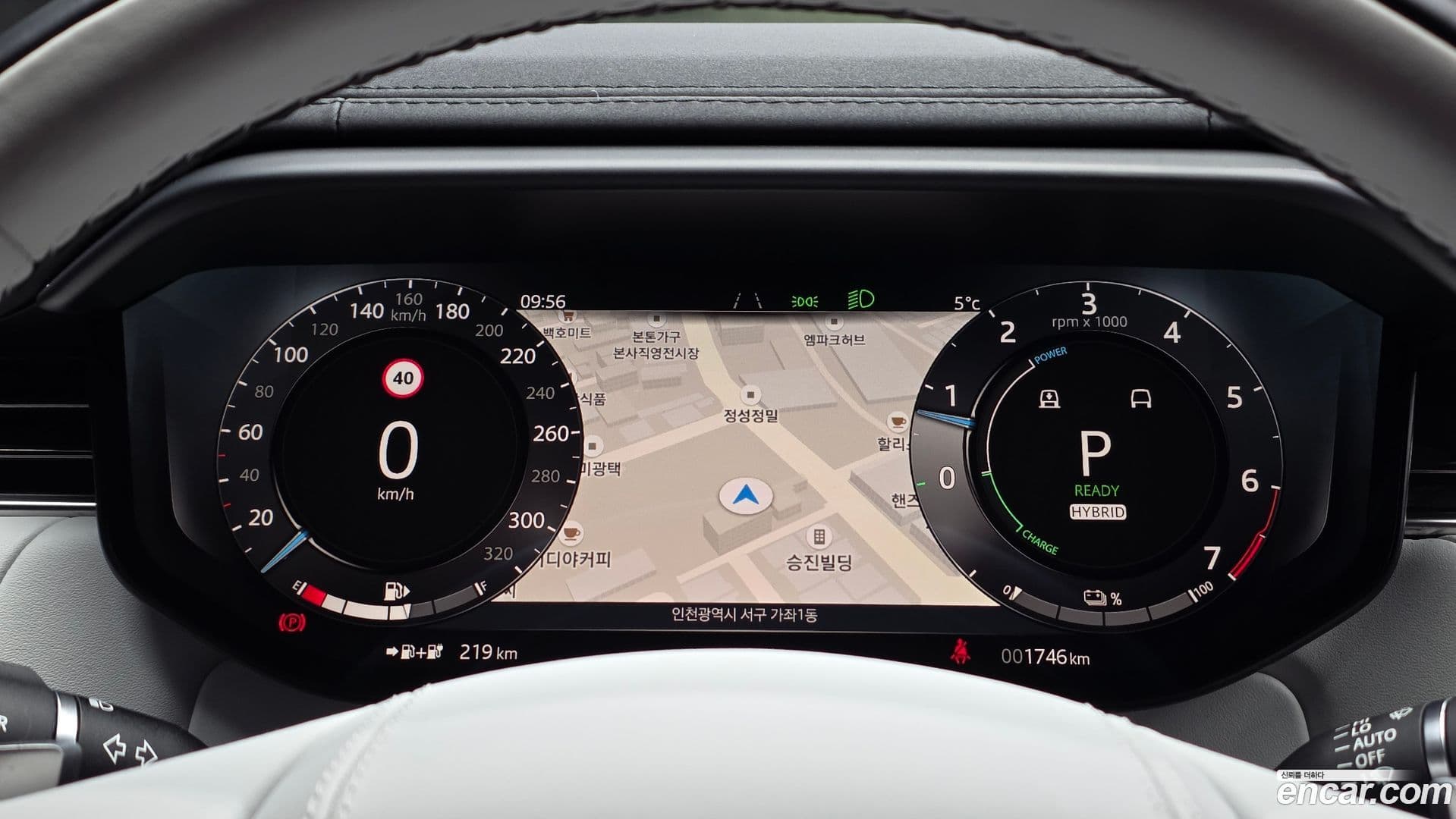 Main__Slider__Photo:Range Rover Sport Land Rover 2025.3-7