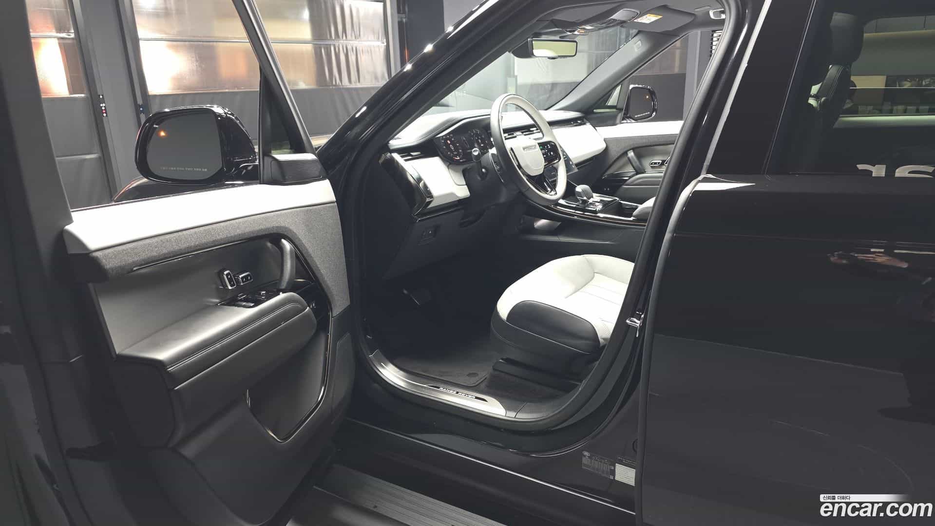 Range Rover Sport Land Rover 2025.3-INNER-010