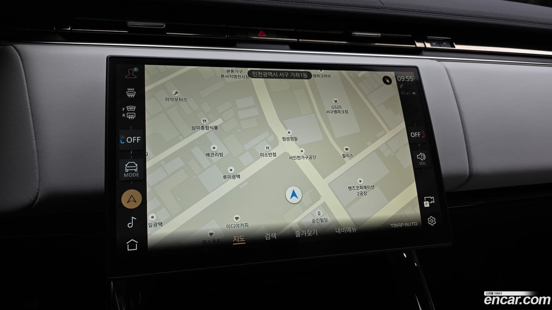 Main__Slider__Photo:Range Rover Sport Land Rover 2025.3-14