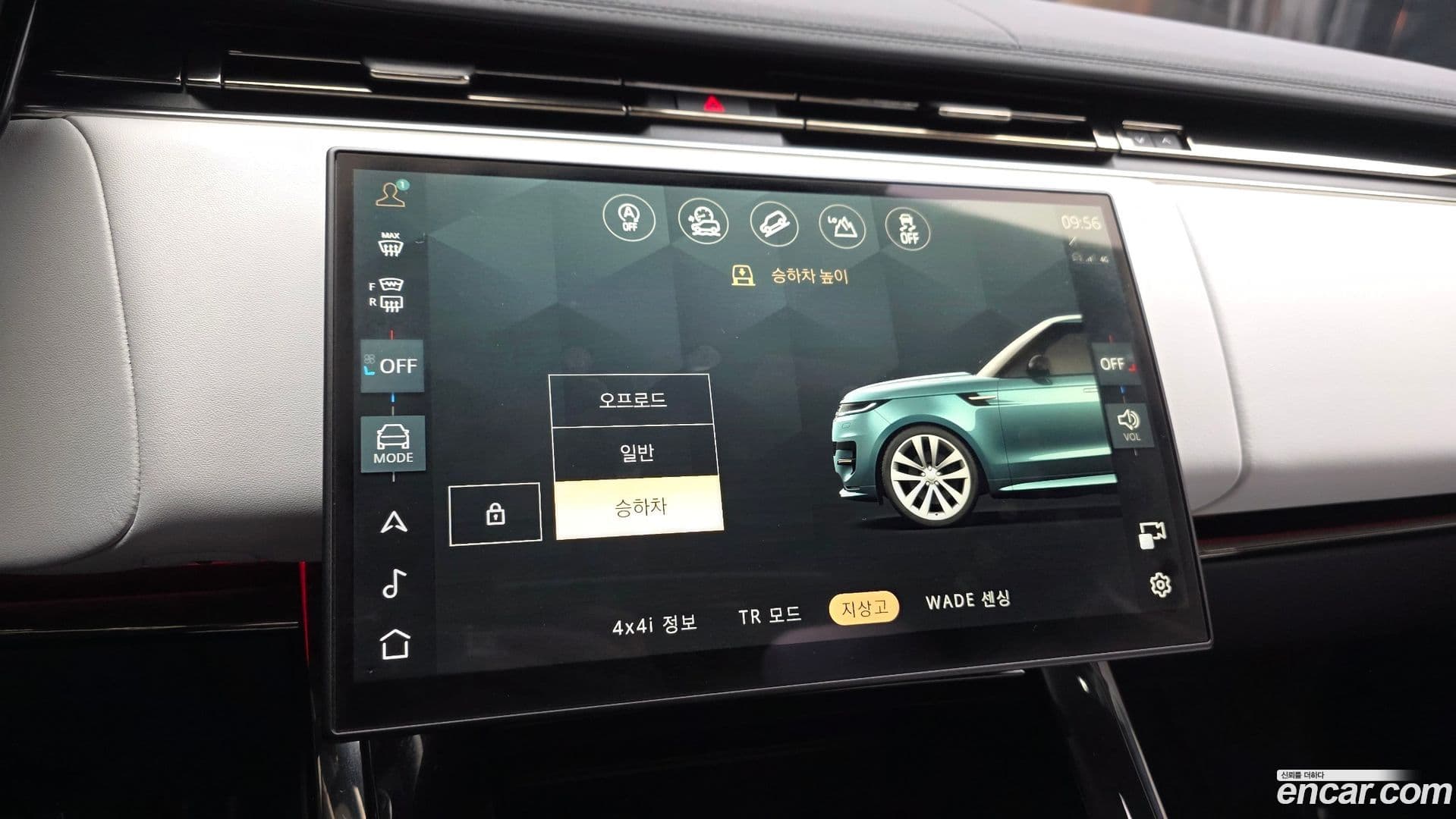 Main__Slider__Photo:Range Rover Sport Land Rover 2025.3-15