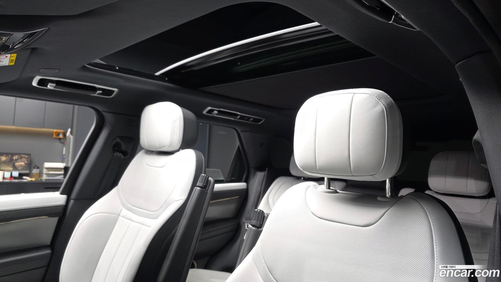 Main__Slider__Photo:Range Rover Sport Land Rover 2025.3-17