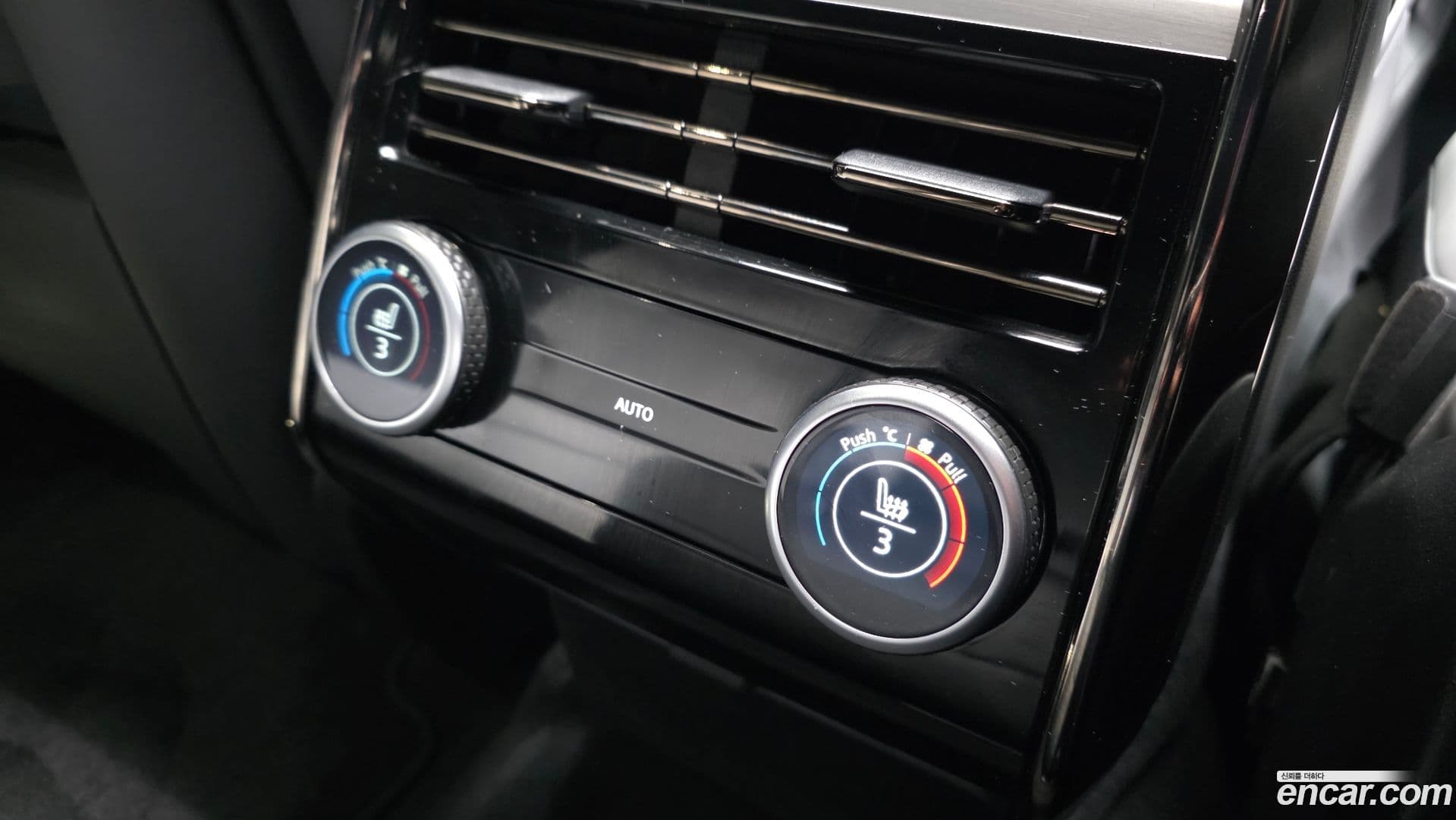 Main__Slider__Photo:Range Rover Sport Land Rover 2025.3-18