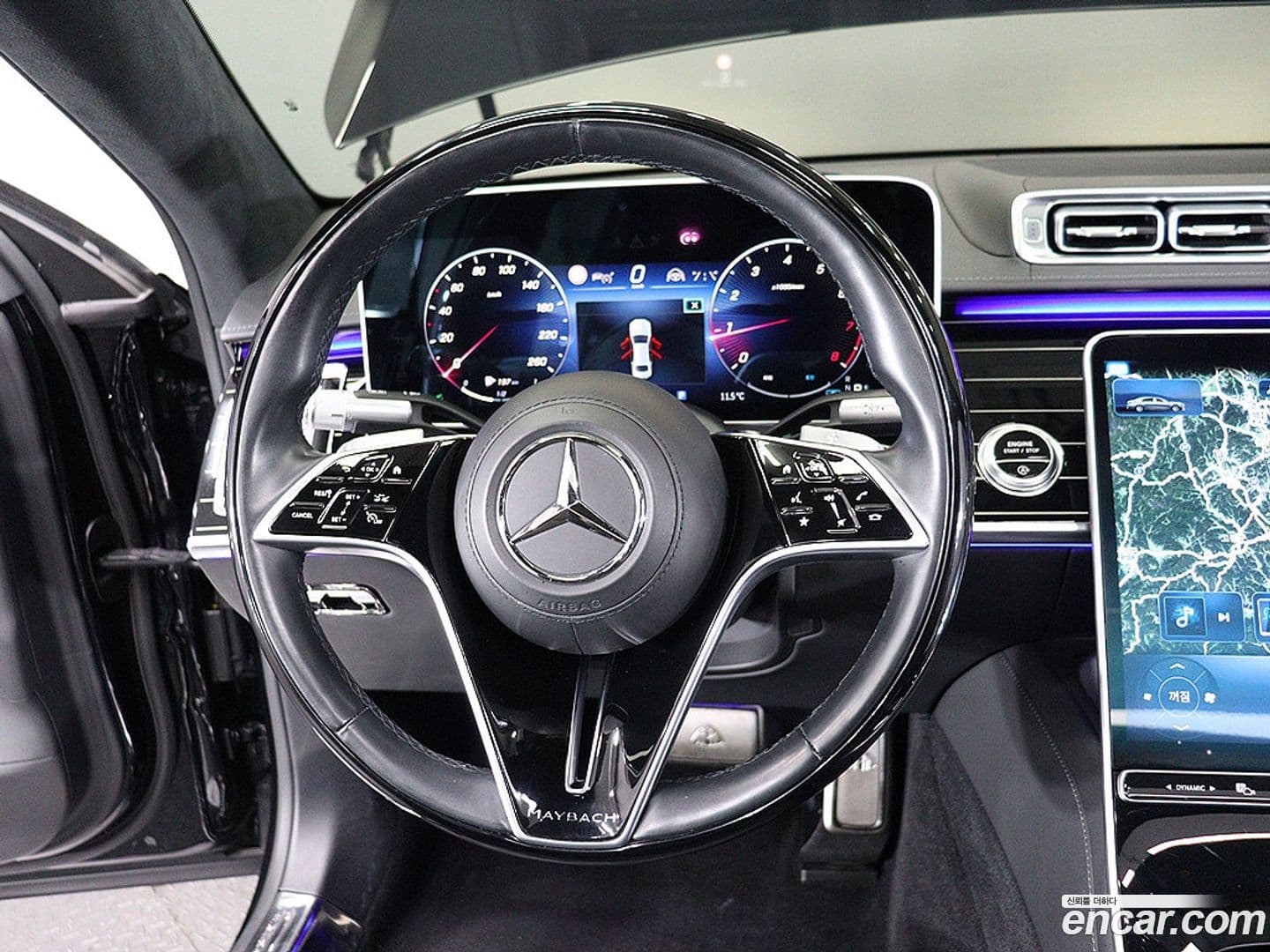 Main__Slider__Photo:S-Class Mercedes-Benz 2021.10-14