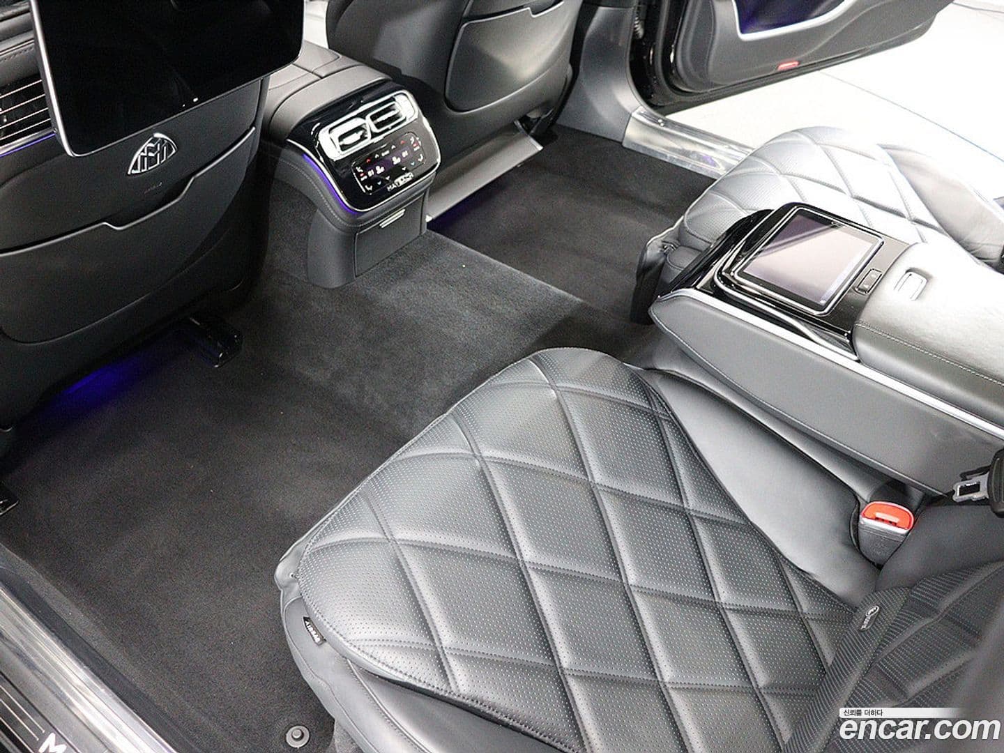 Main__Slider__Photo:S-Class Mercedes-Benz 2021.10-15