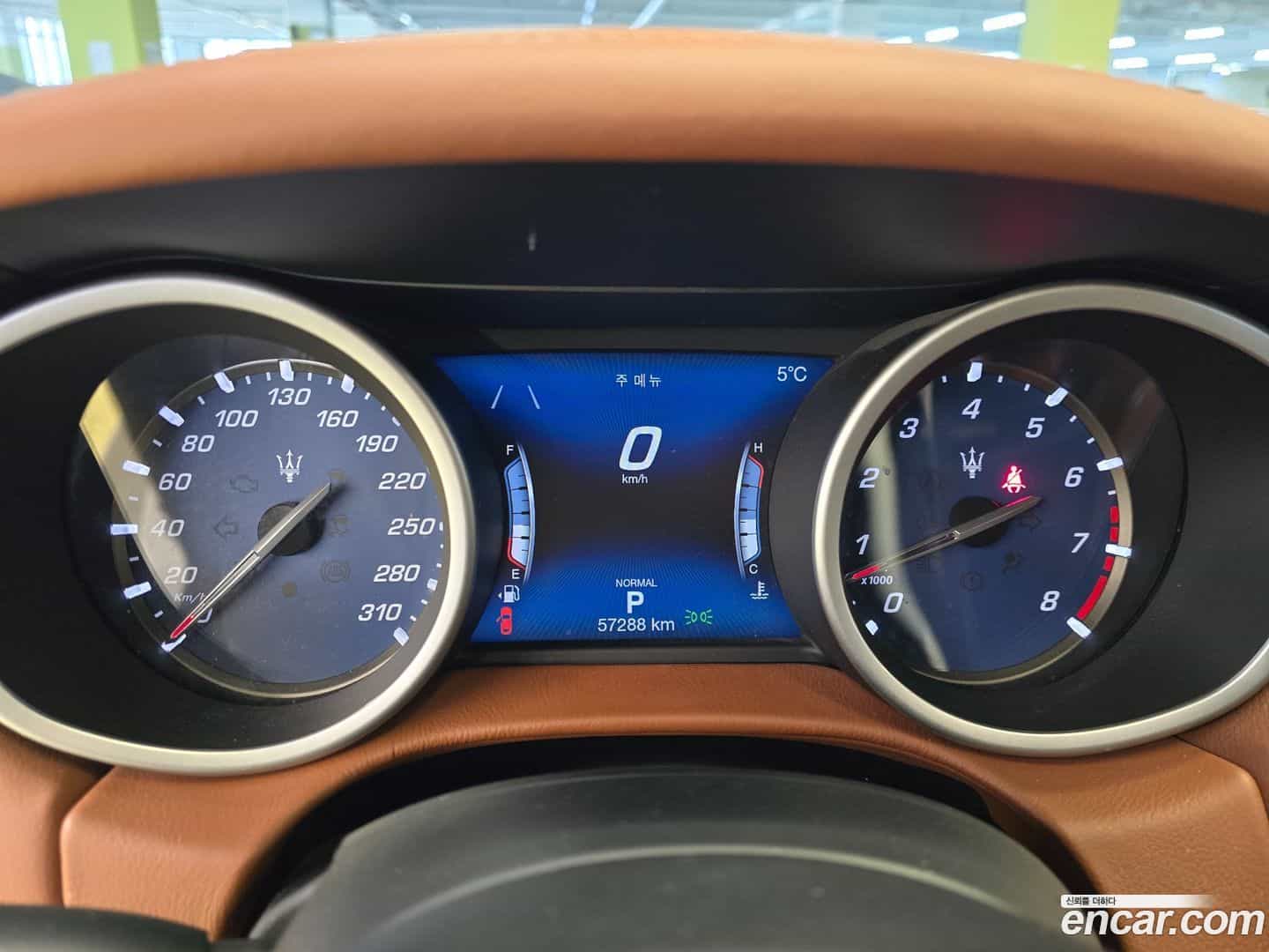 Ghibli Maserati 2019.11-INNER-008