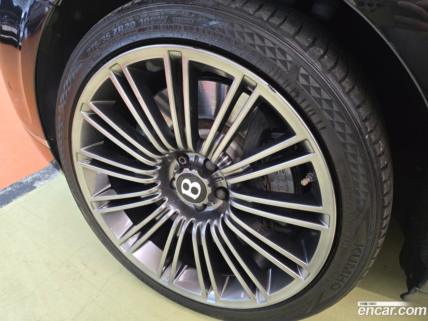 Main__Slider__Photo:Flying Spur Bentley 2011.9-4