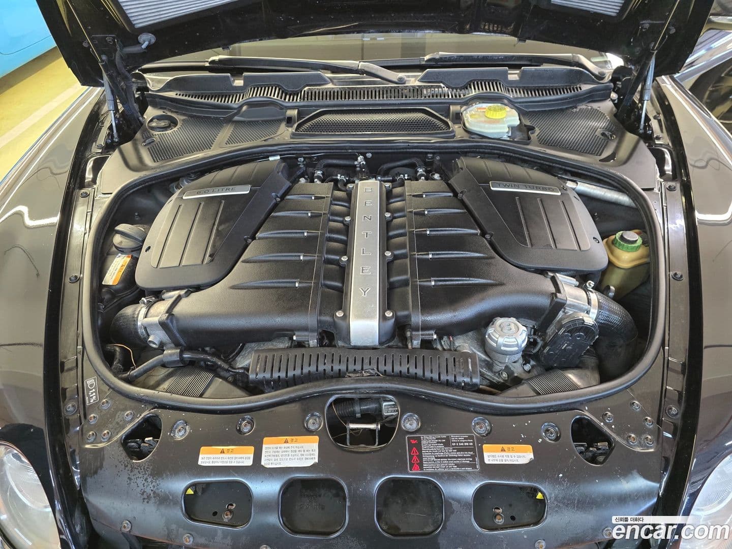 Main__Slider__Photo:Flying Spur Bentley 2011.9-5