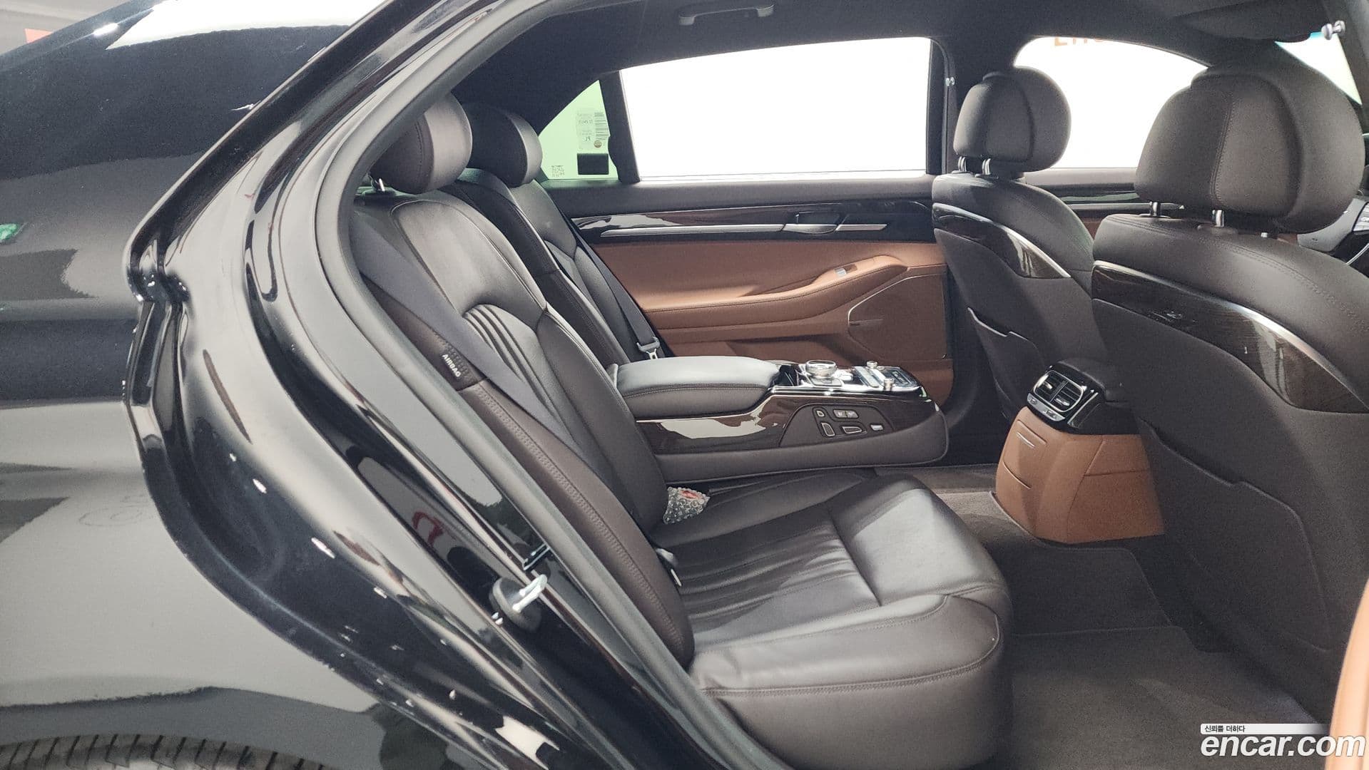 Main__Slider__Photo:G90 Genesis 2021.6-11