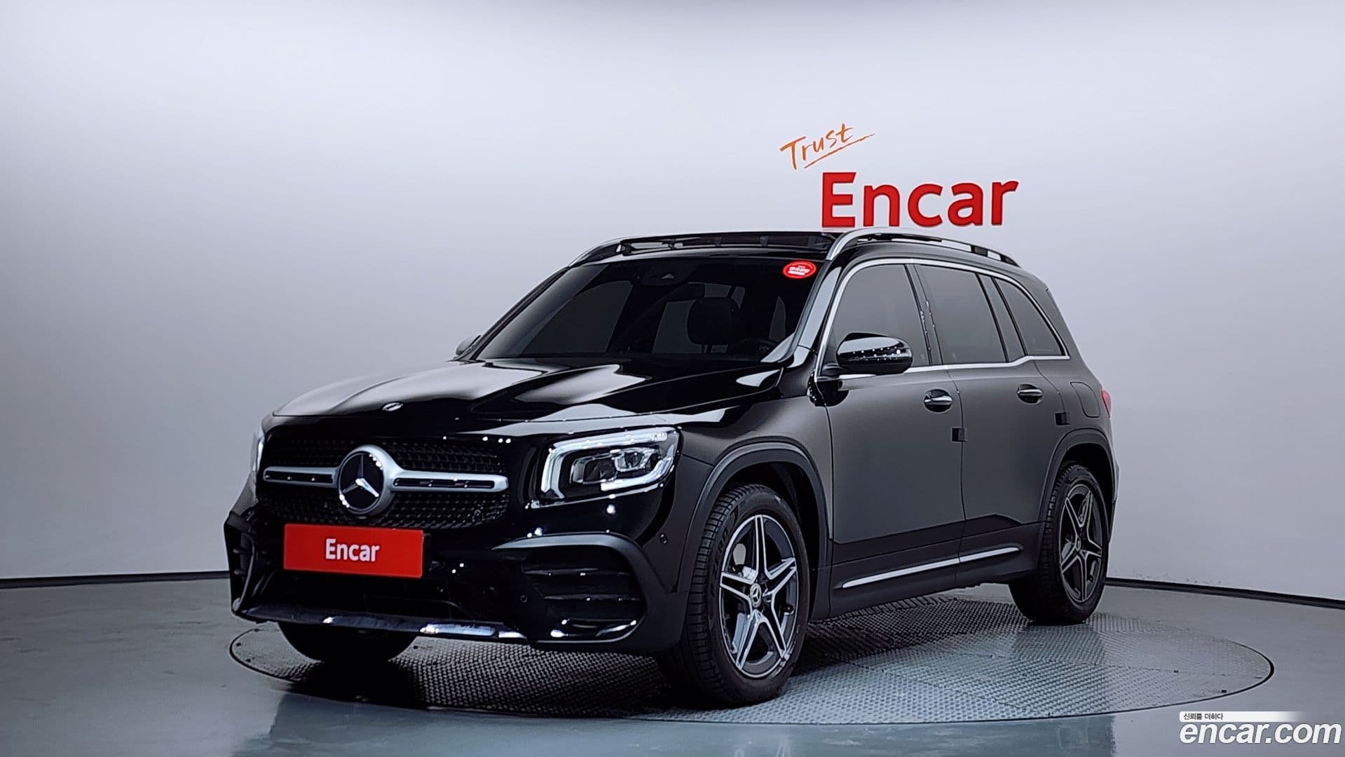 Main__Slider__Photo:GLB-Class Mercedes-Benz 2021.2-0