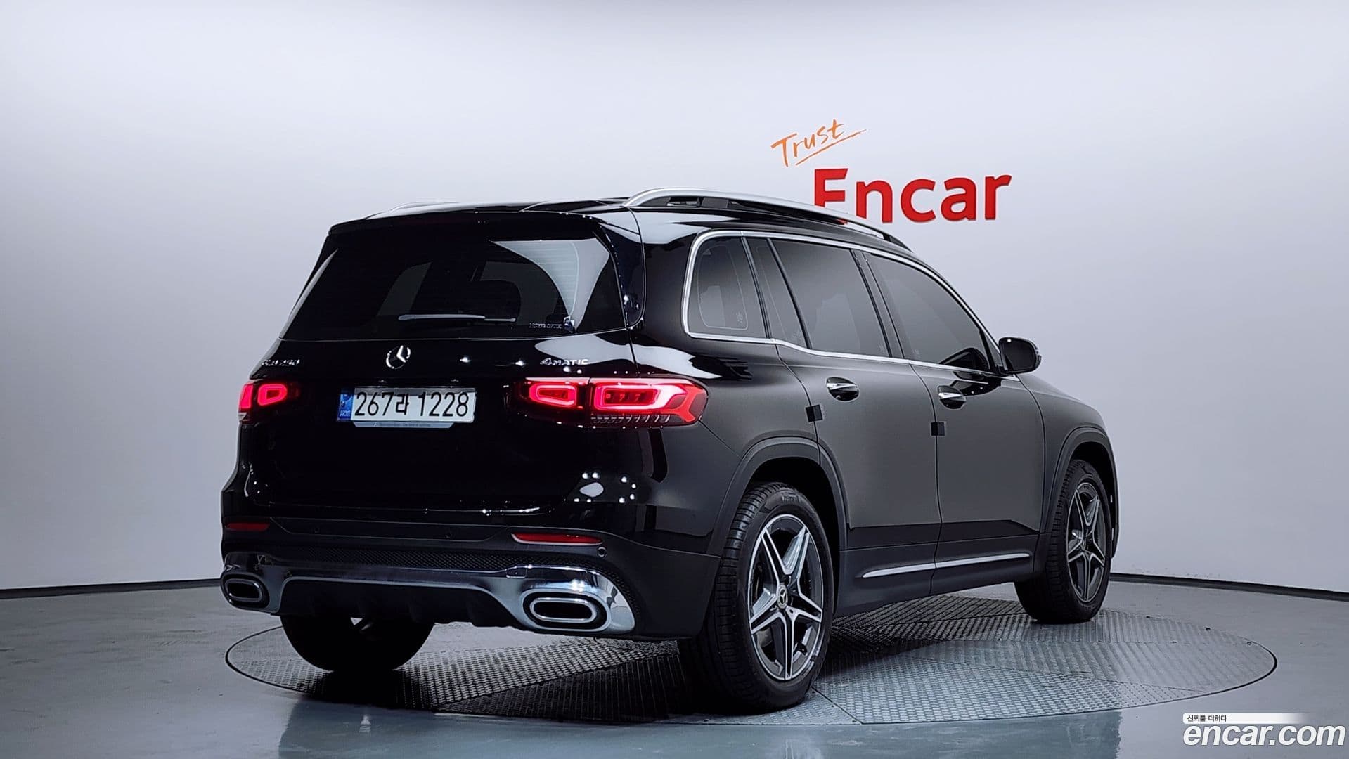 Main__Slider__Photo:GLB-Class Mercedes-Benz 2021.2-1