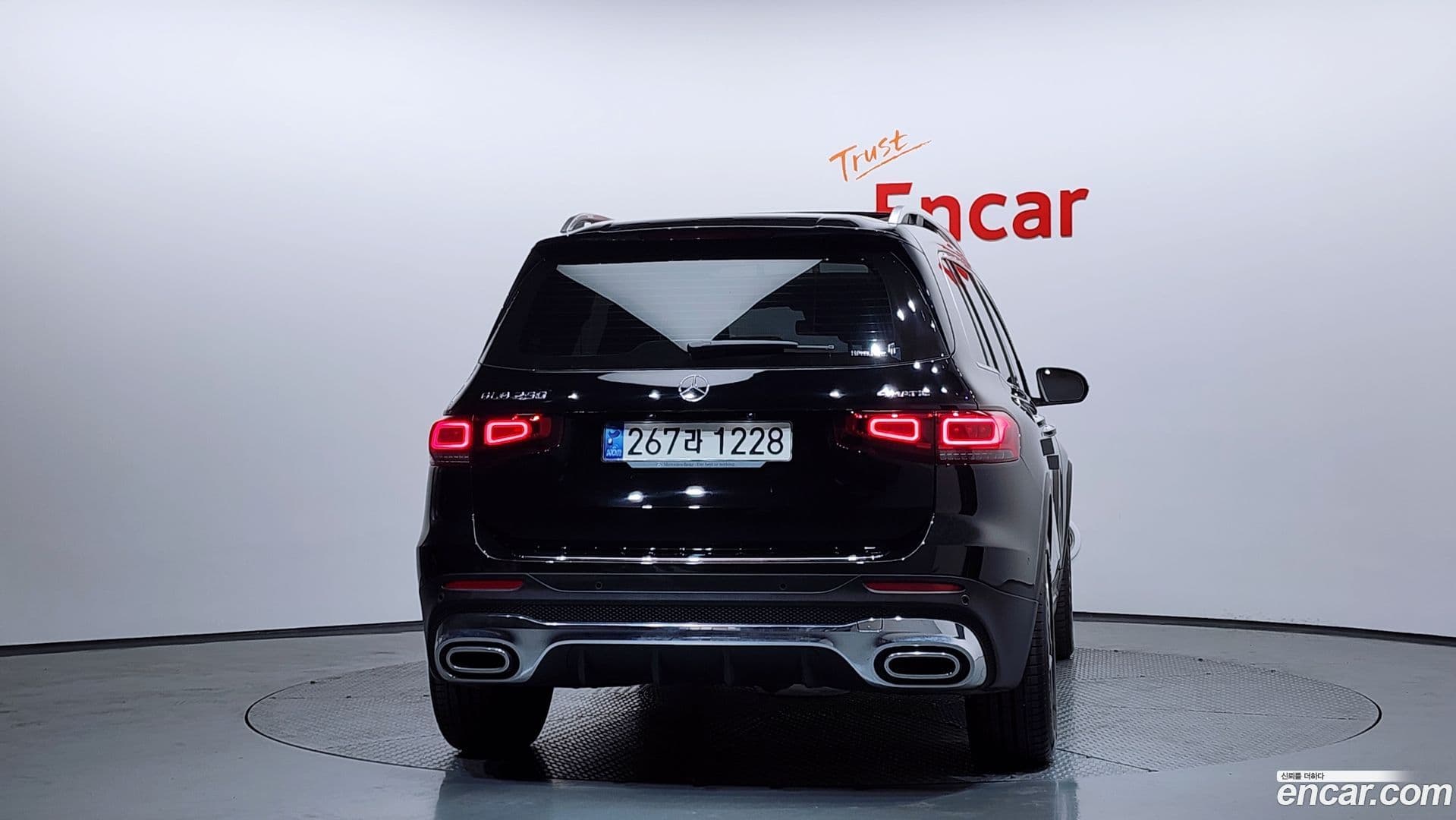 Main__Slider__Photo:GLB-Class Mercedes-Benz 2021.2-3