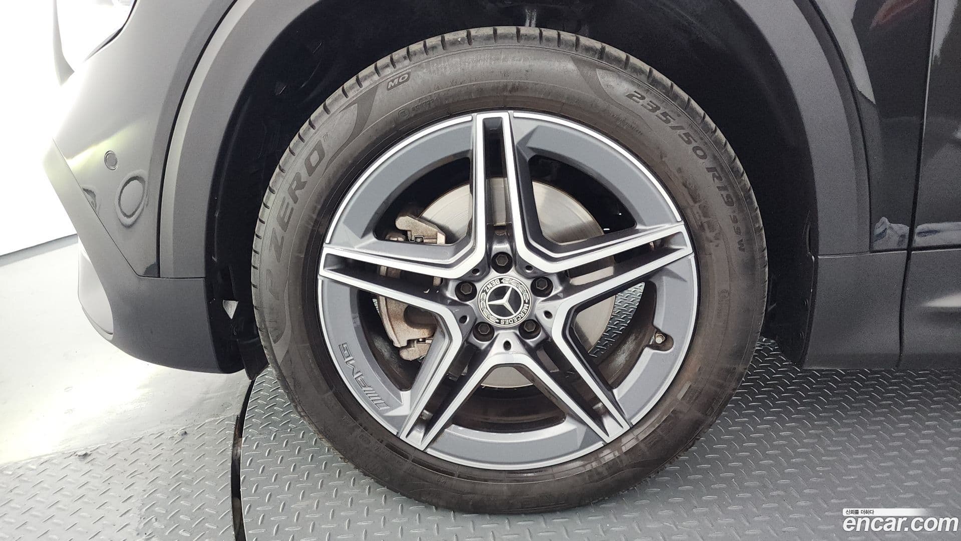 Main__Slider__Photo:GLB-Class Mercedes-Benz 2021.2-4