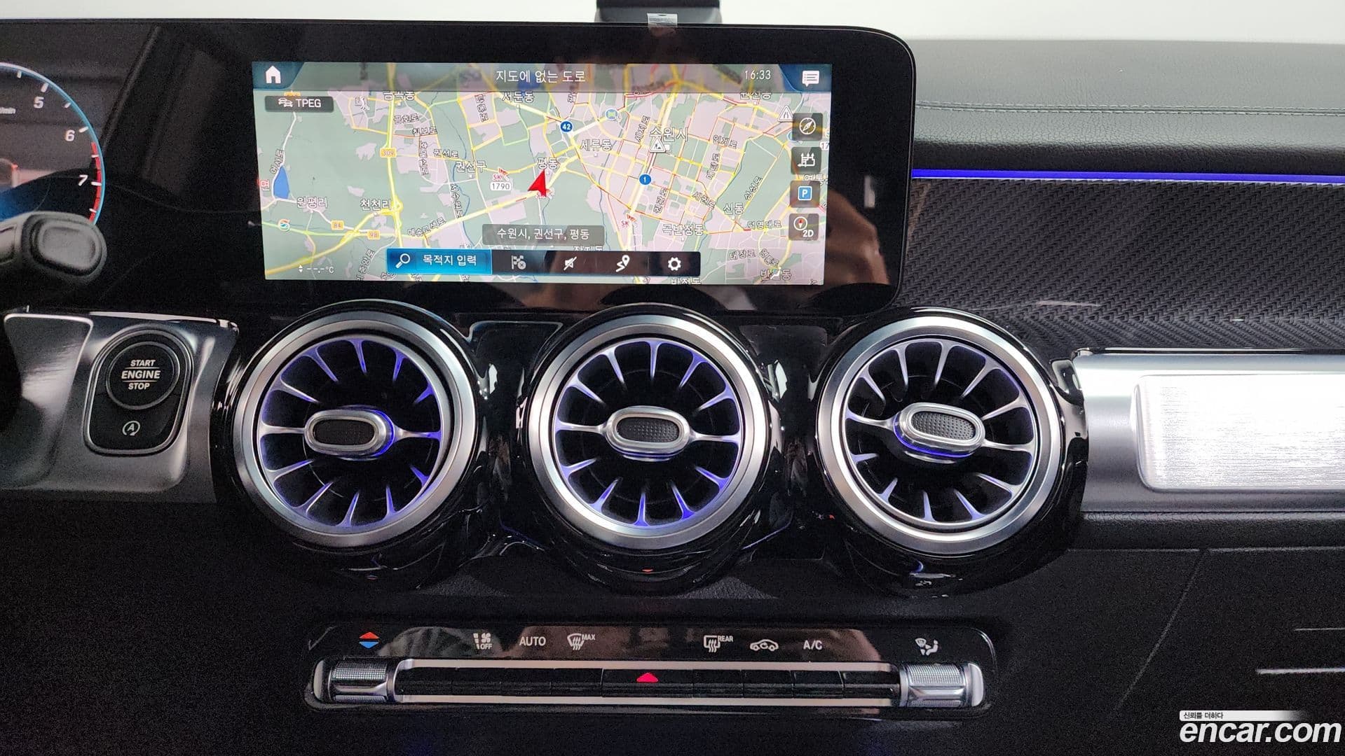 Main__Slider__Photo:GLB-Class Mercedes-Benz 2021.2-13